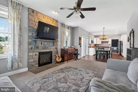 Entry Way - 1055 Beck Mill Rd, Hanover, PA 17331 photo 1 of 4