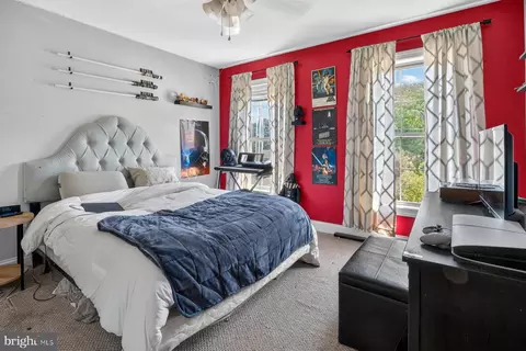 Bedroom - 1055 Beck Mill Rd, Hanover, PA 17331 photo 1 of 5