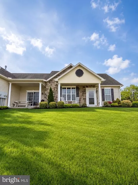 100 S Alpine Dr #25B, York, PA 17408