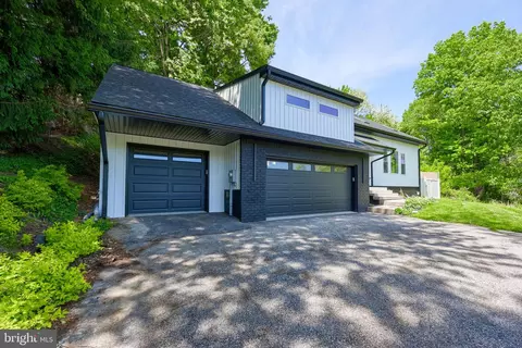1321 Valley View Rd, York, PA 17403