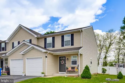 1470 Matthew Dr, York, PA 17404