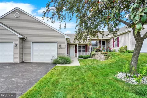 202 Equine Cv, Red Lion, PA 17356