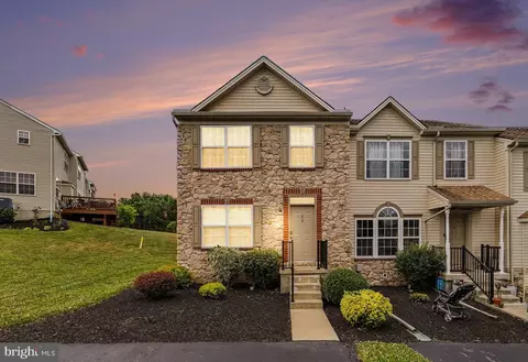 20 Buttonwood Ln #20, York, PA 17406