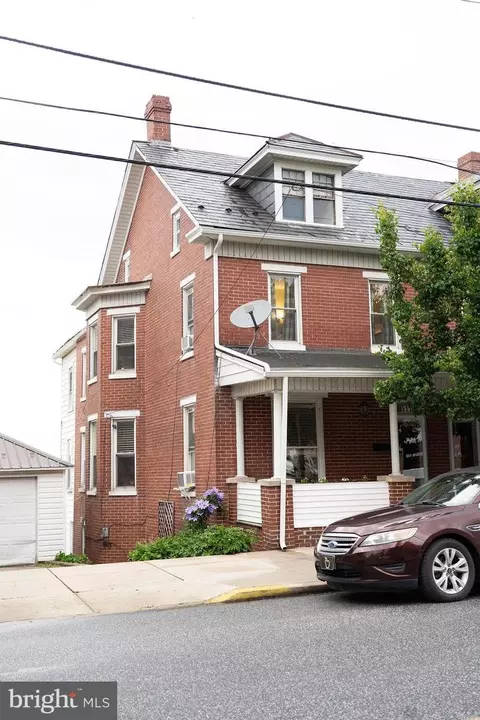 511 W Broadway, Red Lion, PA 17356