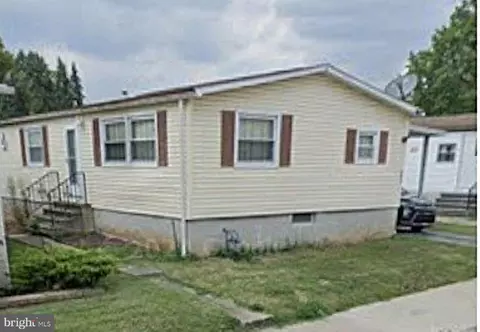 303 W Walnut St, Hanover, PA 17331