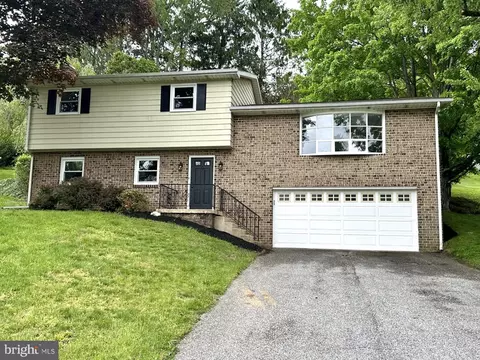 362 Allegheny Dr, York, PA 17402