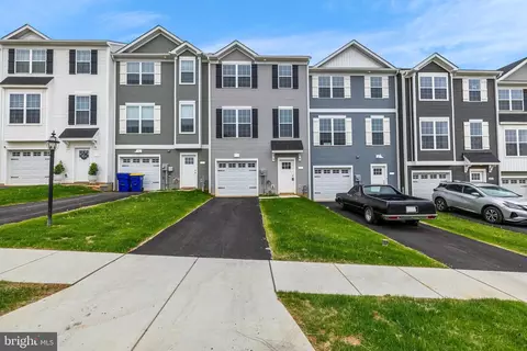 456 Bradford Dr, Red Lion, PA 17356