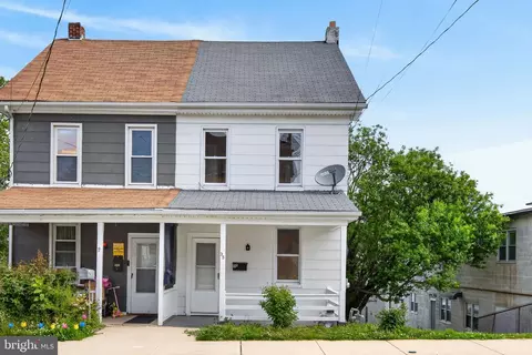 35 W Maple St, Dallastown, PA 17313
