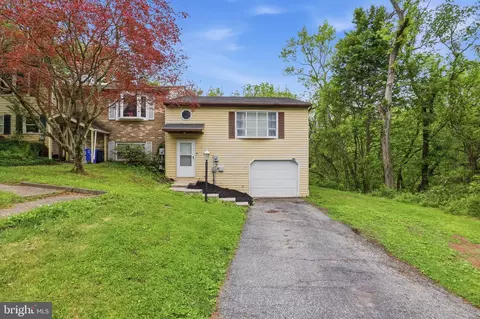 350 Juniper Dr, Etters, PA 17319