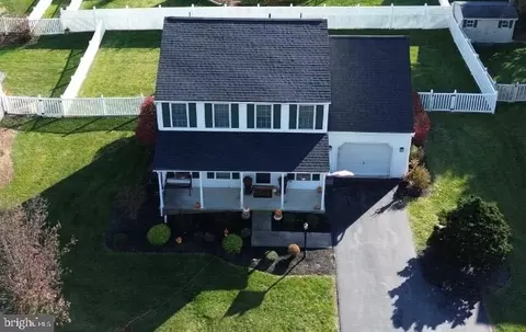 132 Meadow Hill Dr, York, PA 17402