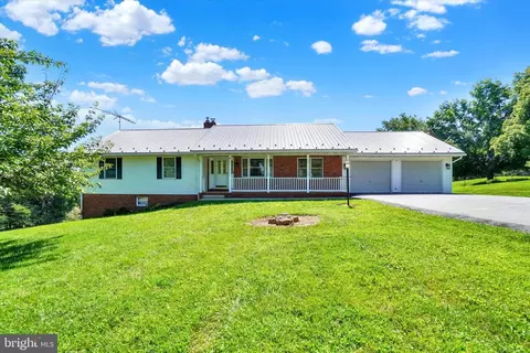 3594 Apple Ct, Stewartstown, PA 17363