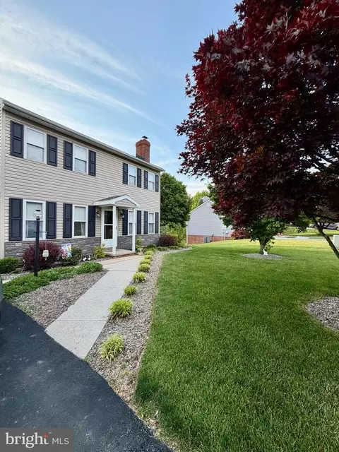 880 Lismore Blvd, York, PA 17402
