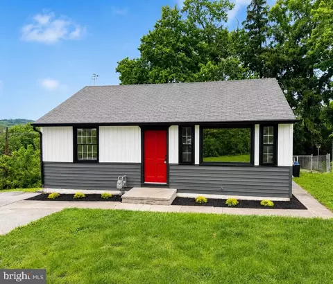1208 Overbrook Dr, York, PA 17404