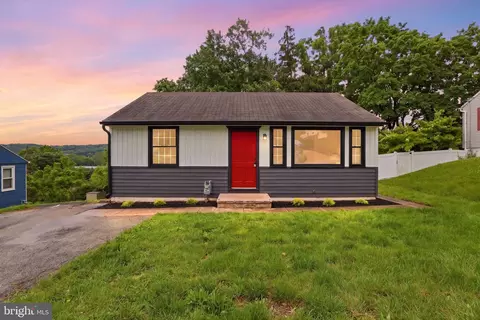 1208 Overbrook Dr, York, PA 17404