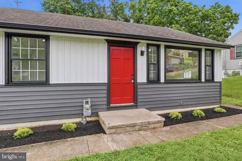 1208 Overbrook Dr, York, PA 17404
