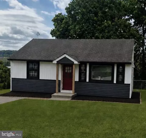 1208 Overbrook Dr, York, PA 17404