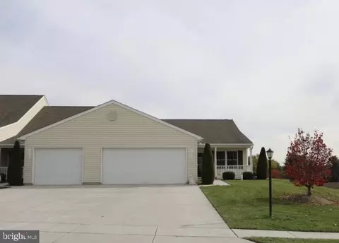 1371 Chami Dr #166, Spring Grove, PA 17362
