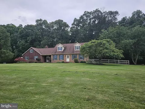 1675 Beck Mill Rd, Hanover, PA 17331