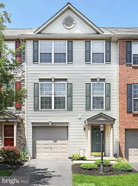 306 Harvest Field Ln, York, PA 17403