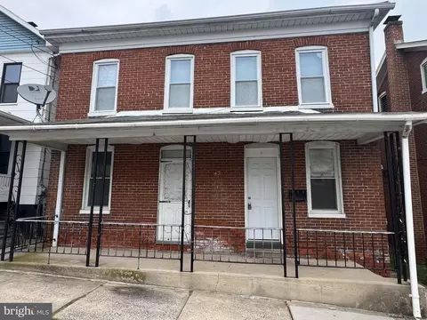 43 S East St, Spring Grove, PA 17362