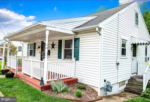 125 Manchester St, Glen Rock, PA 17327