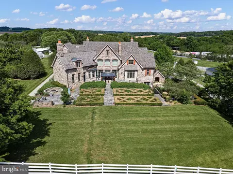 1274 Oakwood Rd, New Freedom, PA 17349