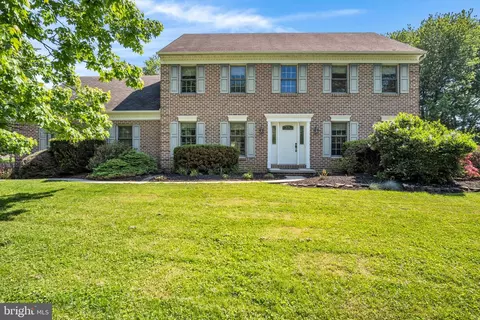 114 Foxfire Ln, Lewisberry, PA 17339