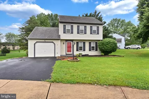 2780 Carlton Pl, York, PA 17408