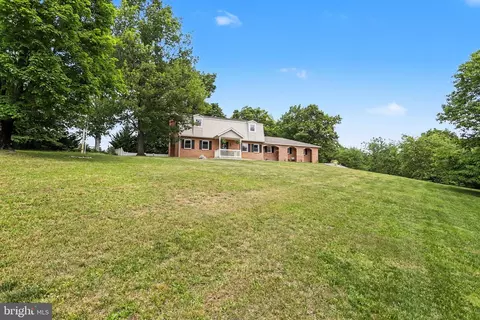1380 Valley Green Rd, Etters, PA 17319