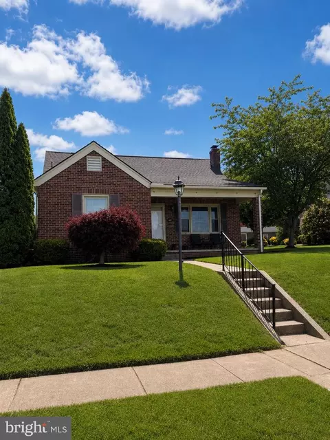 177 S 6th St, Mount Wolf, PA 17347