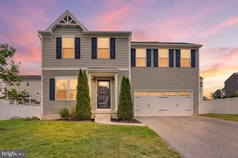 3410 Summer Dr, Dover, PA 17315
