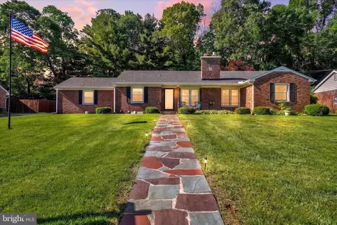 14 Charles Ave, Stewartstown, PA 17363