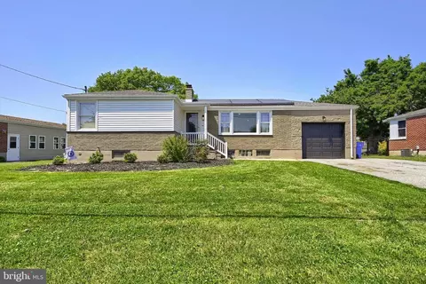 2740 Clearbrook Blvd, York, PA 17406