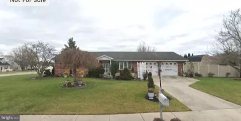 2111 Pineview Cir, Dover, PA 17315