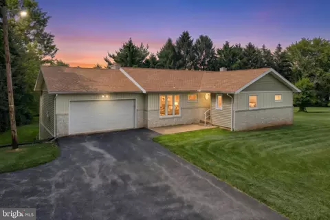 2071 Palomino Rd, Dover, PA 17315