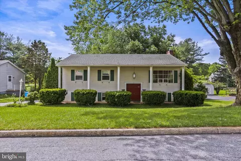 120 Homewood Dr, York, PA 17403