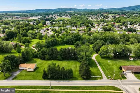 2069 Palomino Rd, Dover, PA 17315