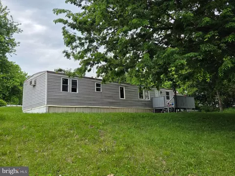 1 Northwood Mnr, York Haven, PA 17370