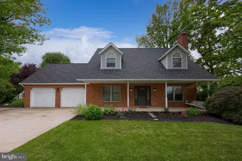 70 Dogwood Ln, Manchester, PA 17345