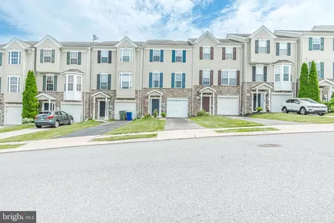 206 Bruaw Dr, York, PA 17406