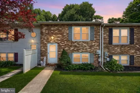 278 Juniper Dr, Etters, PA 17319