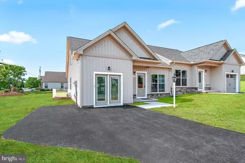 127 Heather Glen Dr, Red Lion, PA 17356