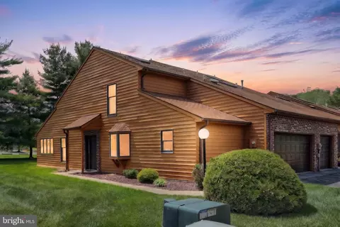 26 Westview Mnr, York, PA 17408