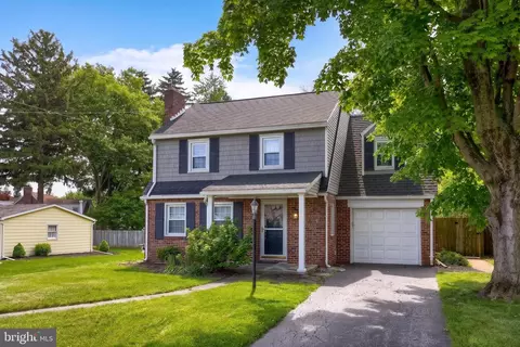488 Hillcrest Rd, York, PA 17403