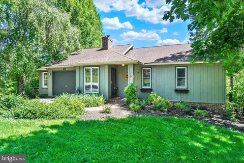 329 Shasta Dr, York, PA 17402