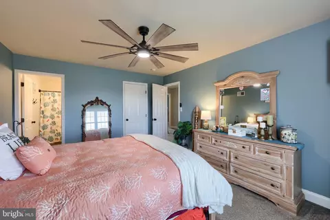 Bedroom - 745 Thomas Armor Dr, Windsor, PA 17366 photo 2 of 7