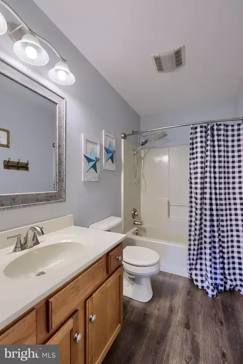 Bath - 745 Thomas Armor Dr, Windsor, PA 17366 photo 3 of 3