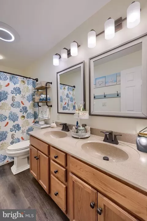 Bath - 745 Thomas Armor Dr, Windsor, PA 17366 photo 2 of 3