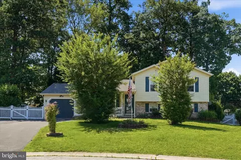 1126 Cobblestone Ct, Hanover, PA 17331