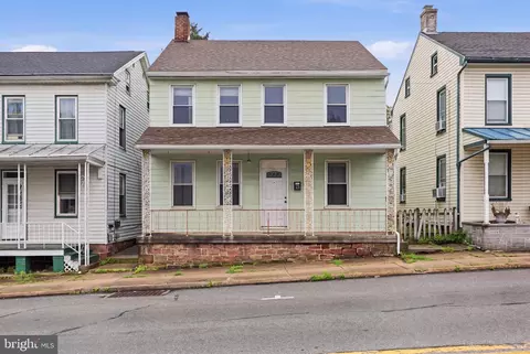 22 S Main St, Dover, PA 17315